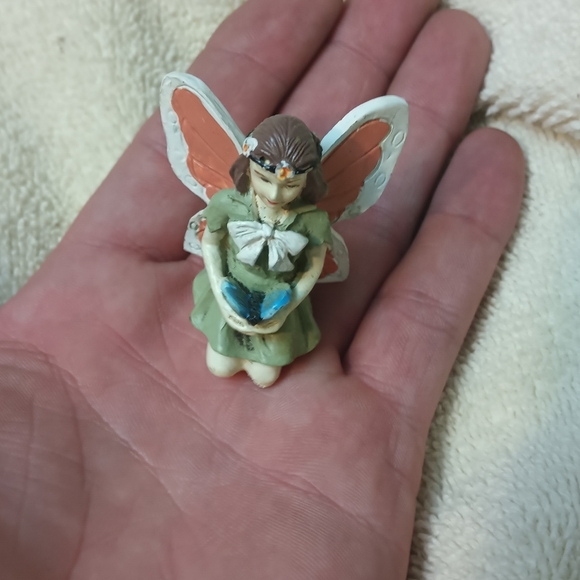 Tiny fairy - Picture 2 of 2